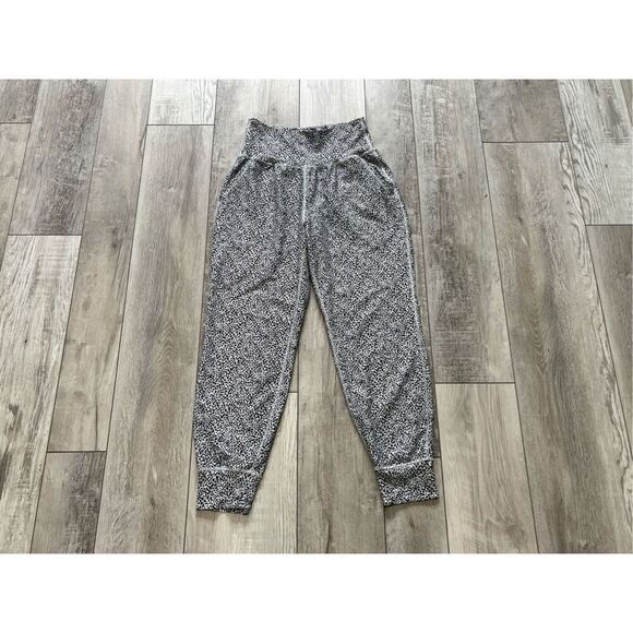 Old Navy active high-rise jogger leggings, size M - Picture 1 of 11